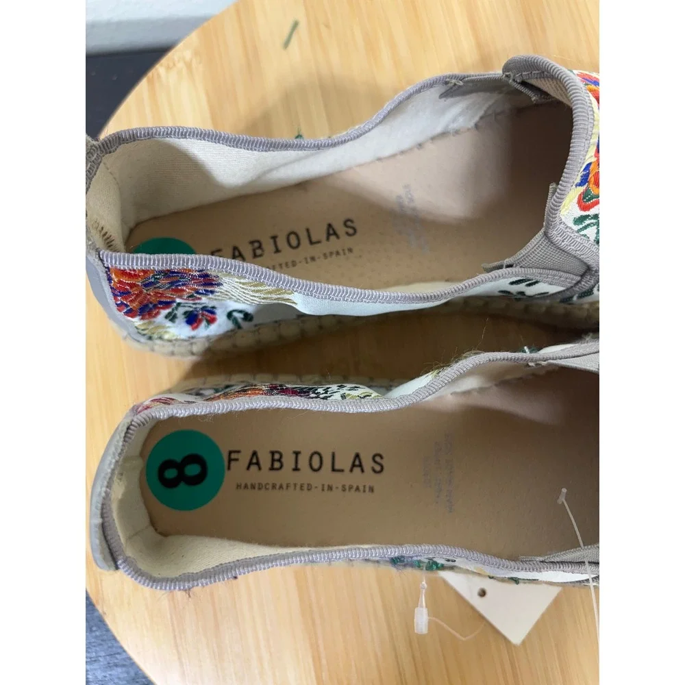 Fabiolas Espadrilles Size 8 Floral Embroidered Silver Handcrafted Spain EU 39